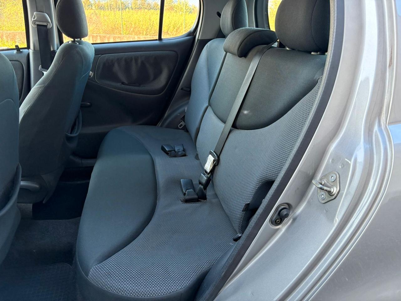 Toyota Yaris 1.3 87cv NEOPATENTATI