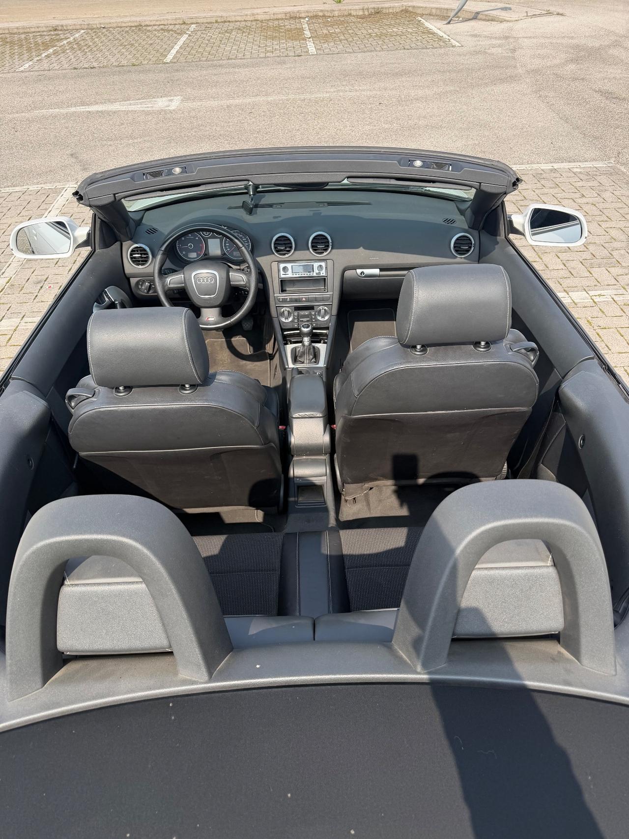 Audi A3 Cabrio 1.6 TDI 105 CV CR Attraction