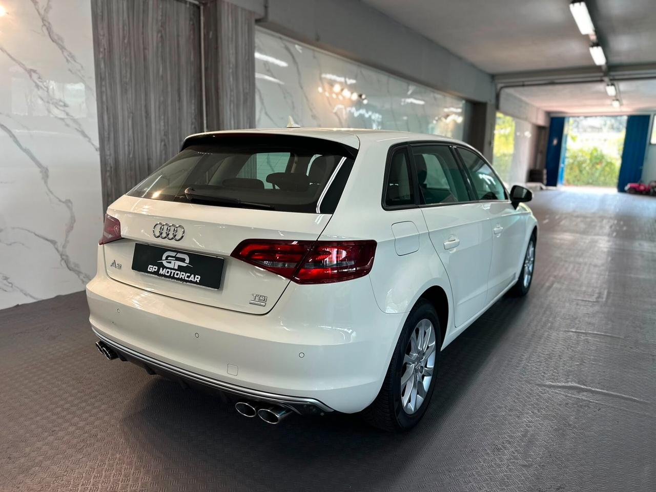 Audi A3 Sedan 1.6 TDI clean diesel Ambition