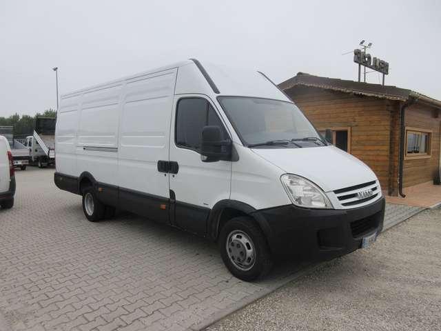 Iveco Daily 35C18 FURGONE TETTO ALTO CON RUOTE GEMELL