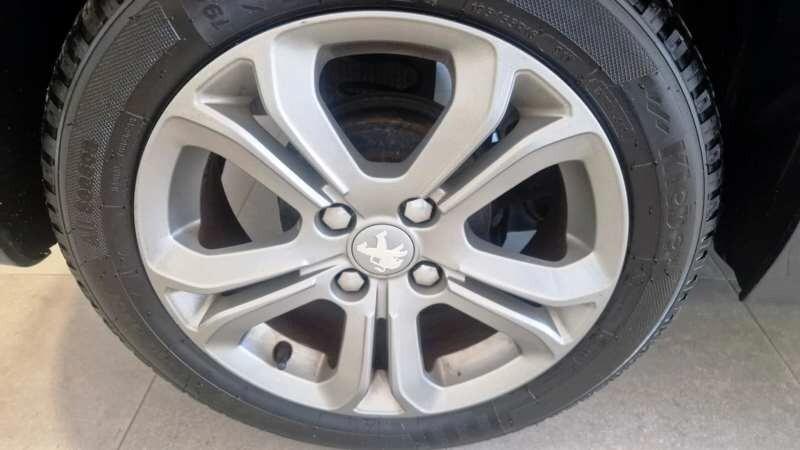 Peugeot 208 1.2 Puretech 82 CV Allure