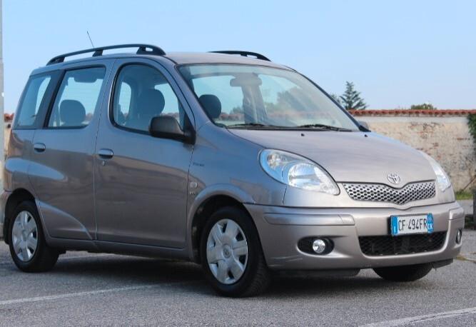 Toyota Yaris Verso 1.3i 16V cat Sol MULTISPAZIO BENZINA TUTTI I TAGLIANDI IN UFFICIALE UNICO UTILIZZATORE