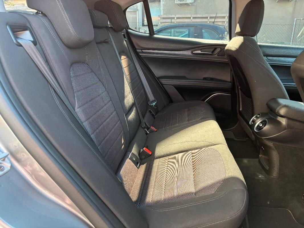 Alfa Romeo Stelvio 2.2 t Business Q4 180cv auto