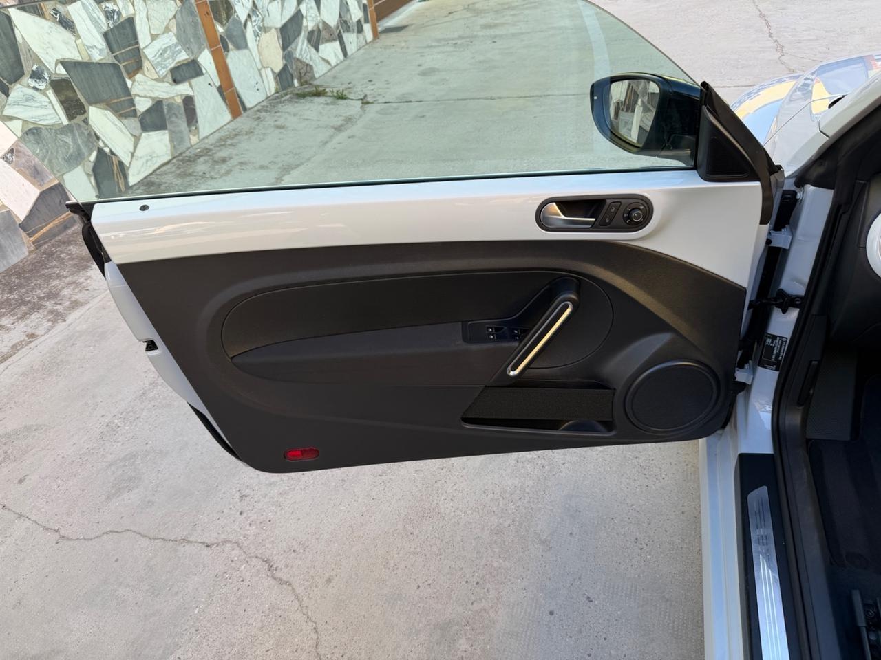 Volkswagen Maggiolino Cabrio 1.2 TSI color Gesso