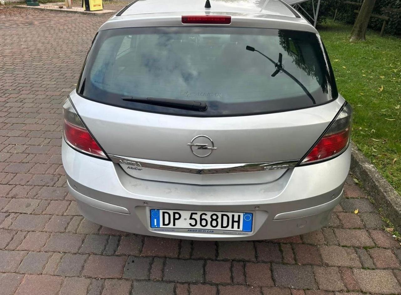 Opel Astra 1.7 CDTI 101CV 5 porte Cosmo