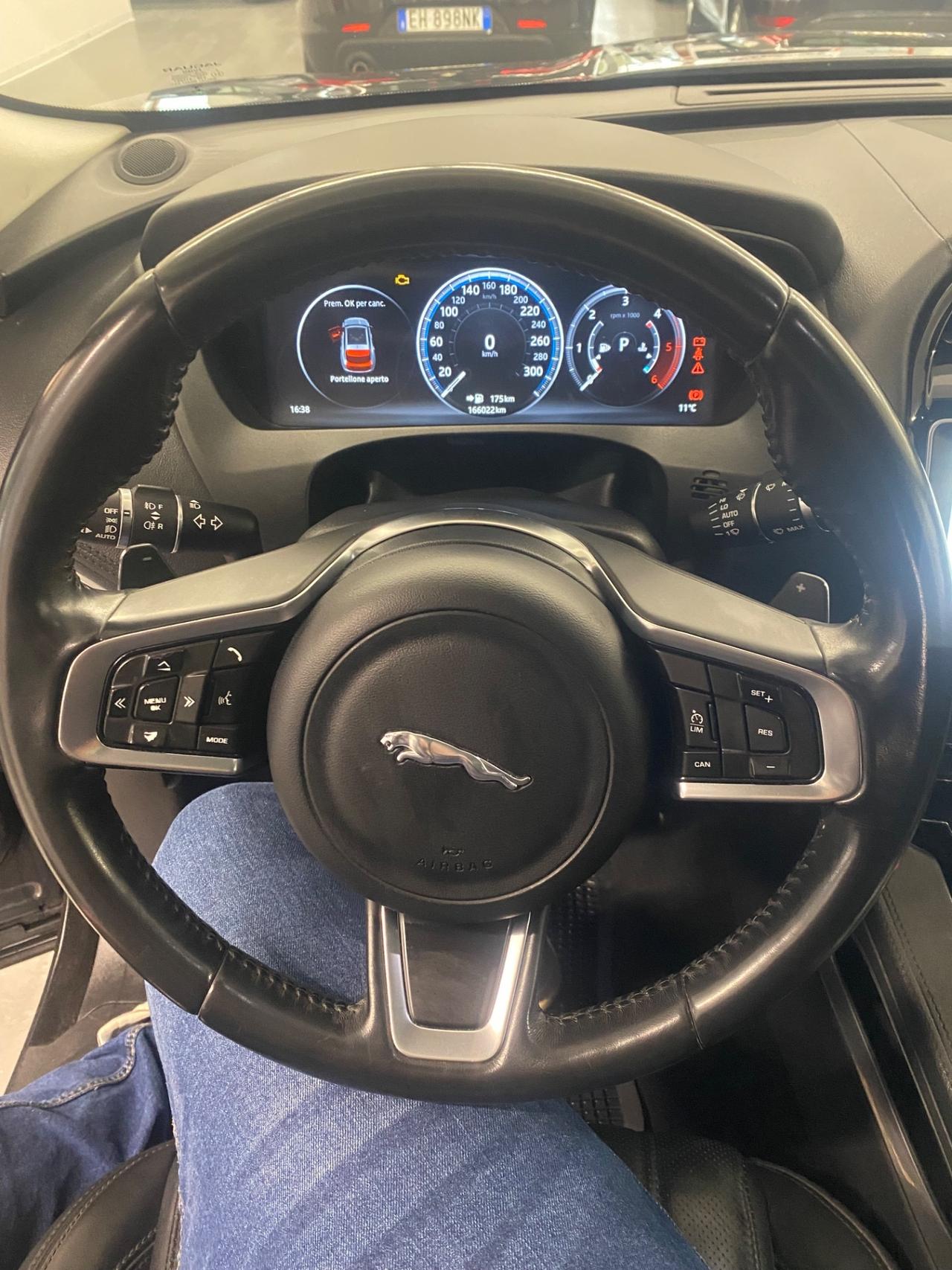 Jaguar F-Pace 2.0 D 180 CV AWD aut. Portfolio