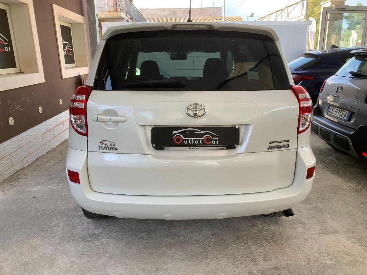 TOYOTA - RAV4