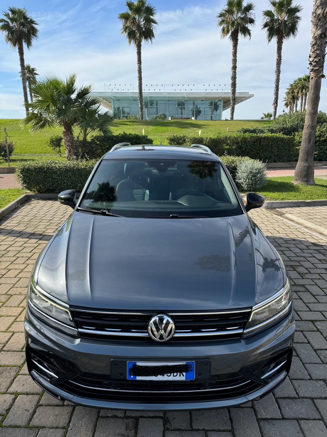 Volkswagen Tiguan R-LINE 2.0 TDI 150 cv DSG