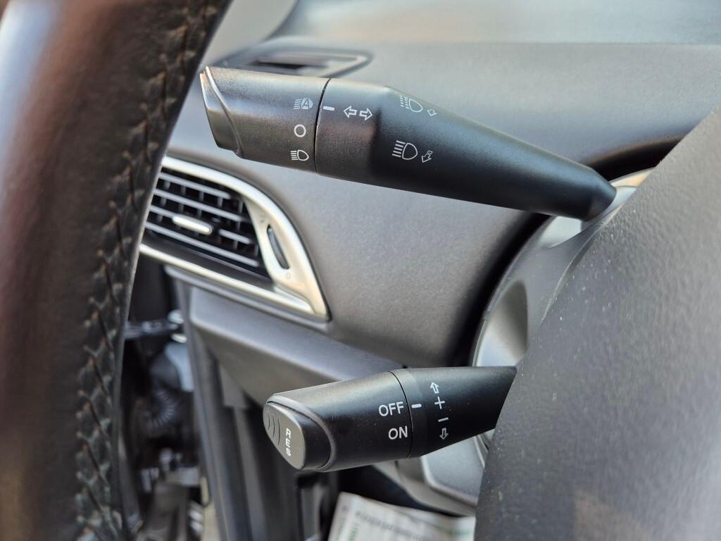 Lancia Ypsilon 1.0 Hybrid Ecochic Gold