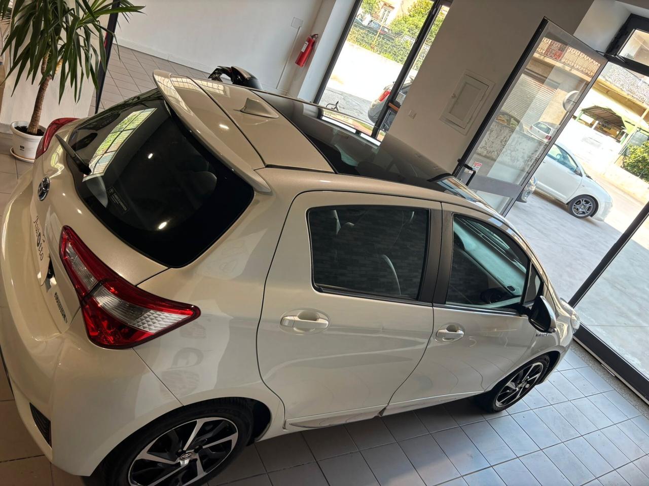 Toyota Yaris 1.5 Hybrid 5 porte GR-S 101cv