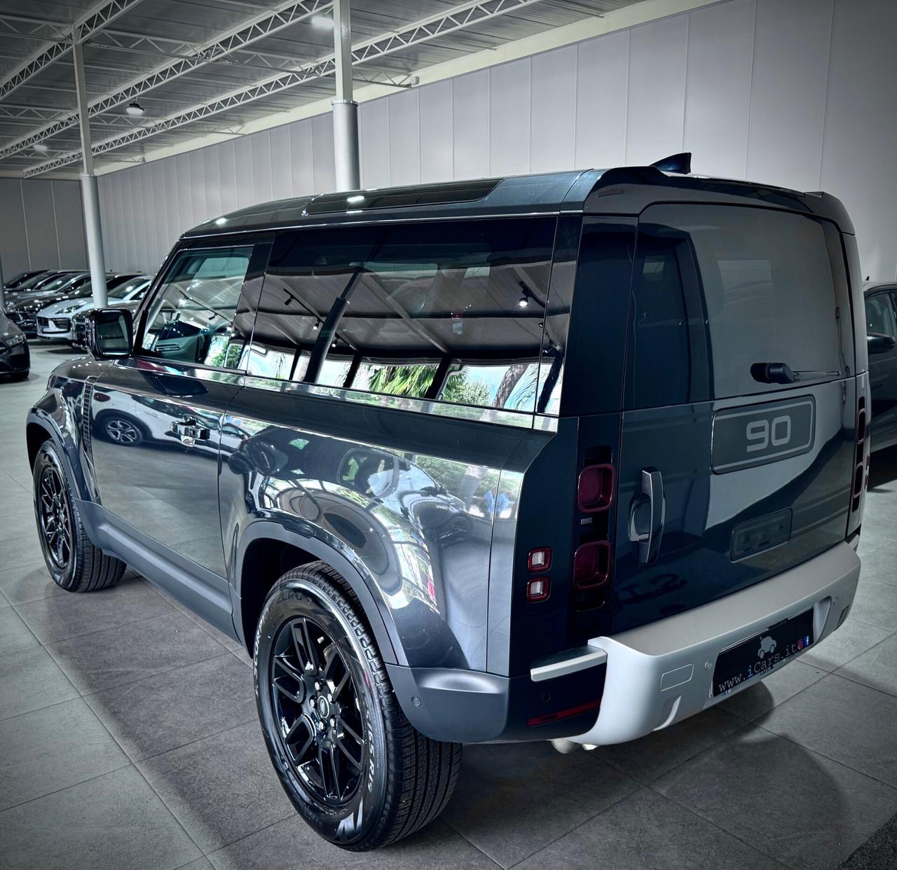 Land Rover Defender 90 3.0d i6 200CV Mhev X-Dynamic S Carpatian Grey