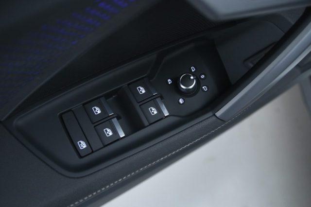 AUDI A3 SPB 35 TFSI S tronic S line edition Black Line
