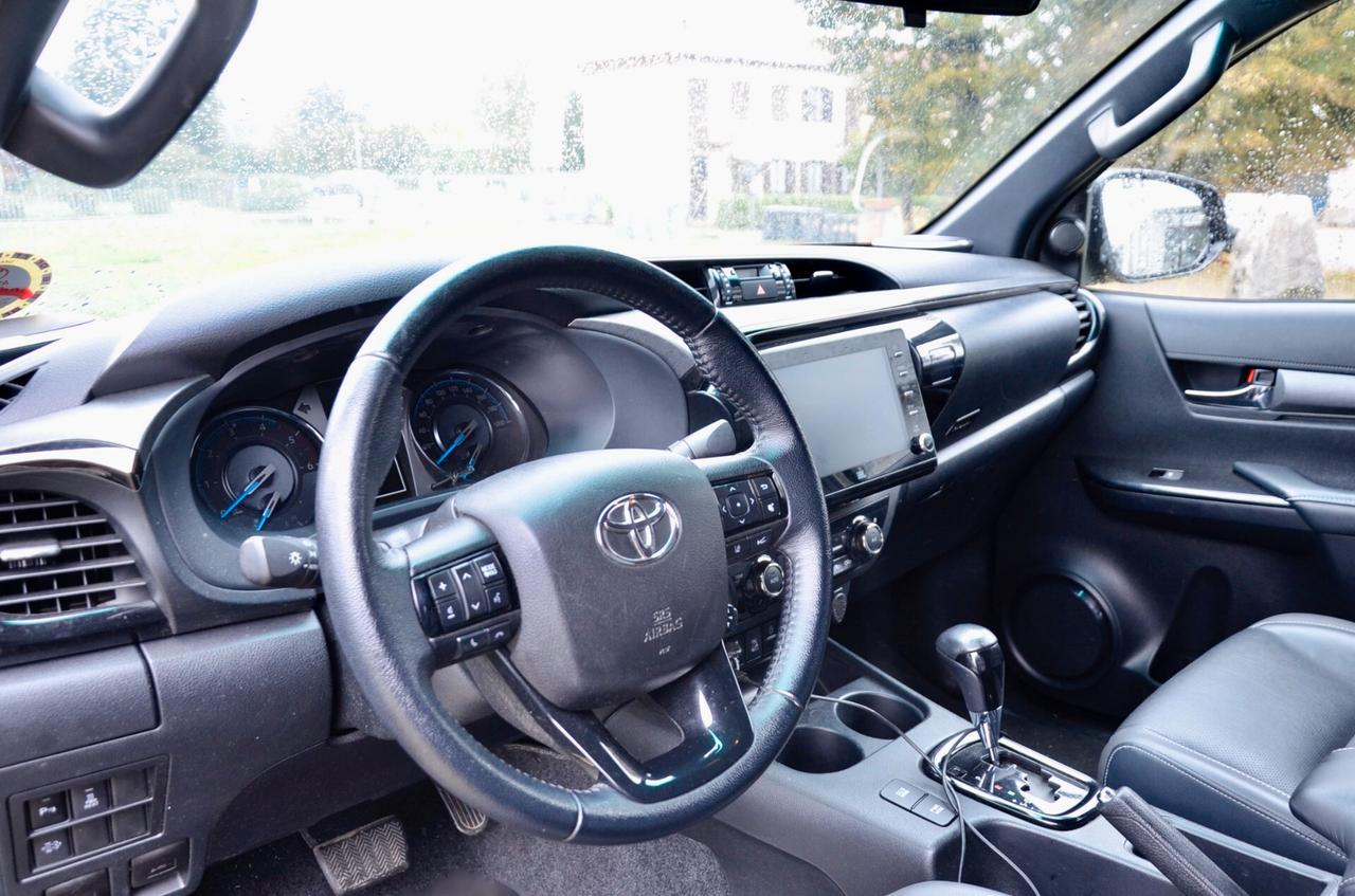 TOYOTA HILUX 2.8d DOUBLE CAB INVINCIBLE 4WD 204cv AUTO, UNICOPROPRIETARIO, UFF ITALIANA, EURO 6D, SERVICE TOYOTA, HI-FI JBL, RETROCAMERA, PERMUTE