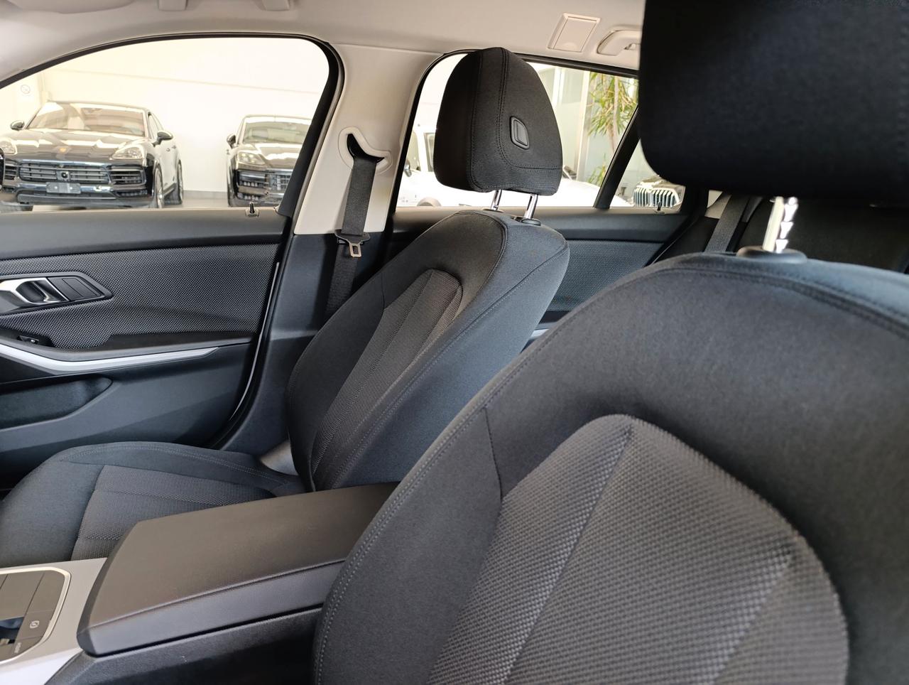 BMW 318 d Touring mhev 48V auto