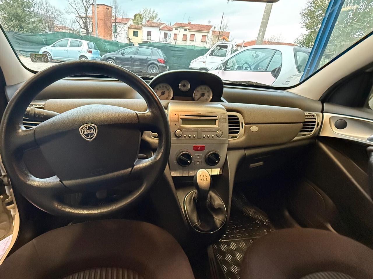 Lancia Ypsilon 1.3 MJT 75 CV Argento