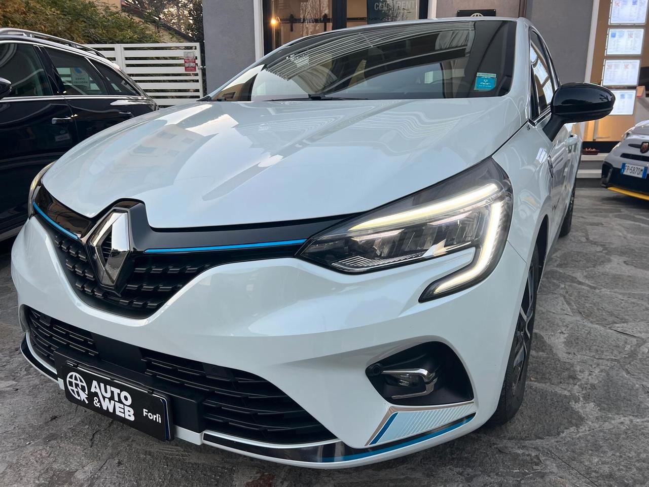 RENAULT CLIO HYBRID E-TECH RS LINE 140cv NEOPAT