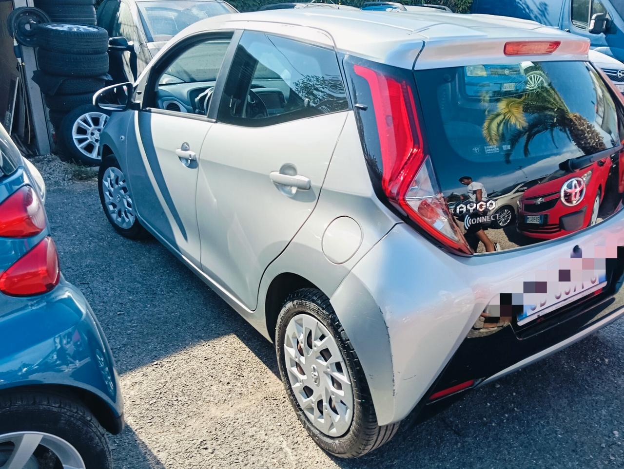 Toyota Aygo Connect 1.0 VVT-i 72 CV 5 porte x-cite MMT