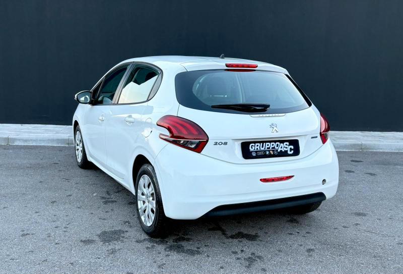 PEUGEOT 208 1.6 DIESEL 75 CV ADATTA NEOPATENTATI