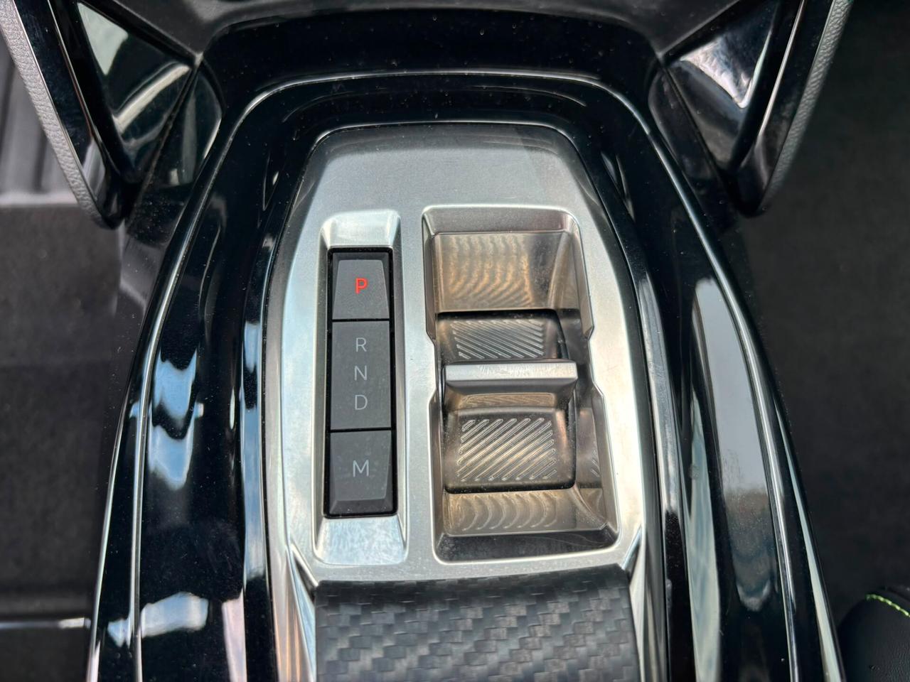 Peugeot 208 GT Hybrid 110 e-DCS6 SPOTICAR