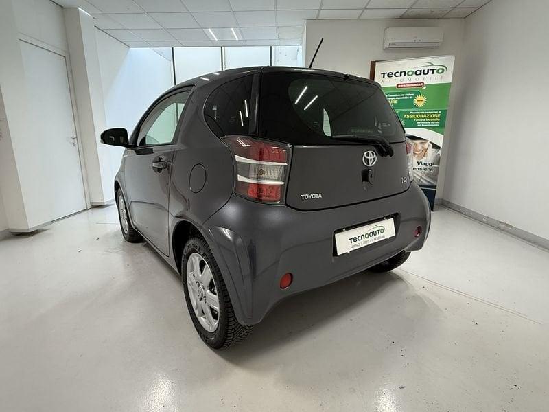 Toyota iQ iQ 1.0 Lounge (high) CVT