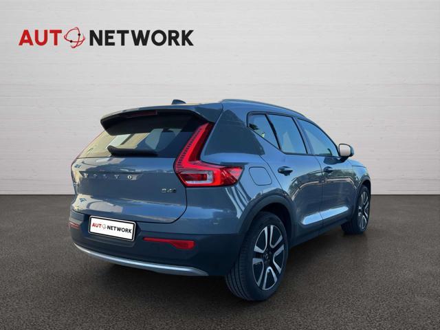 VOLVO XC40 B4 AWD Geartronic Momentum