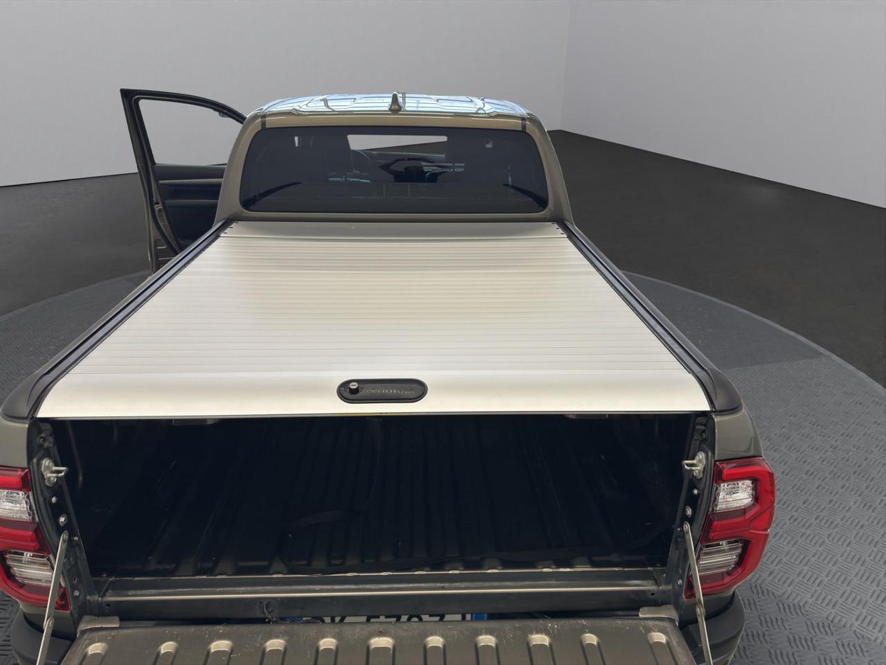 Toyota Hilux 2.8 d double cab Invincible 4wd auto