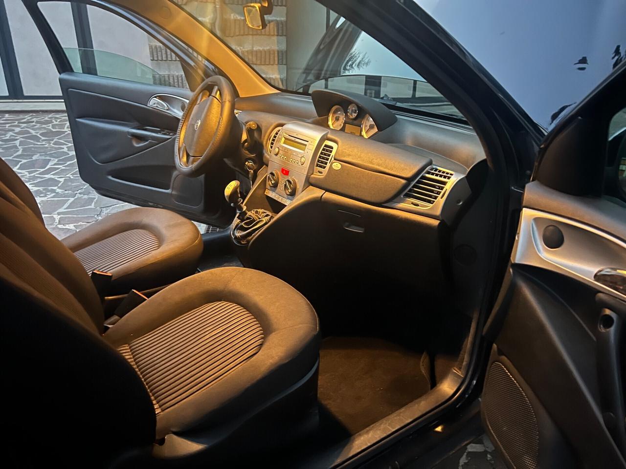 Lancia Ypsilon 1.4 Unyca Ecochic GPL