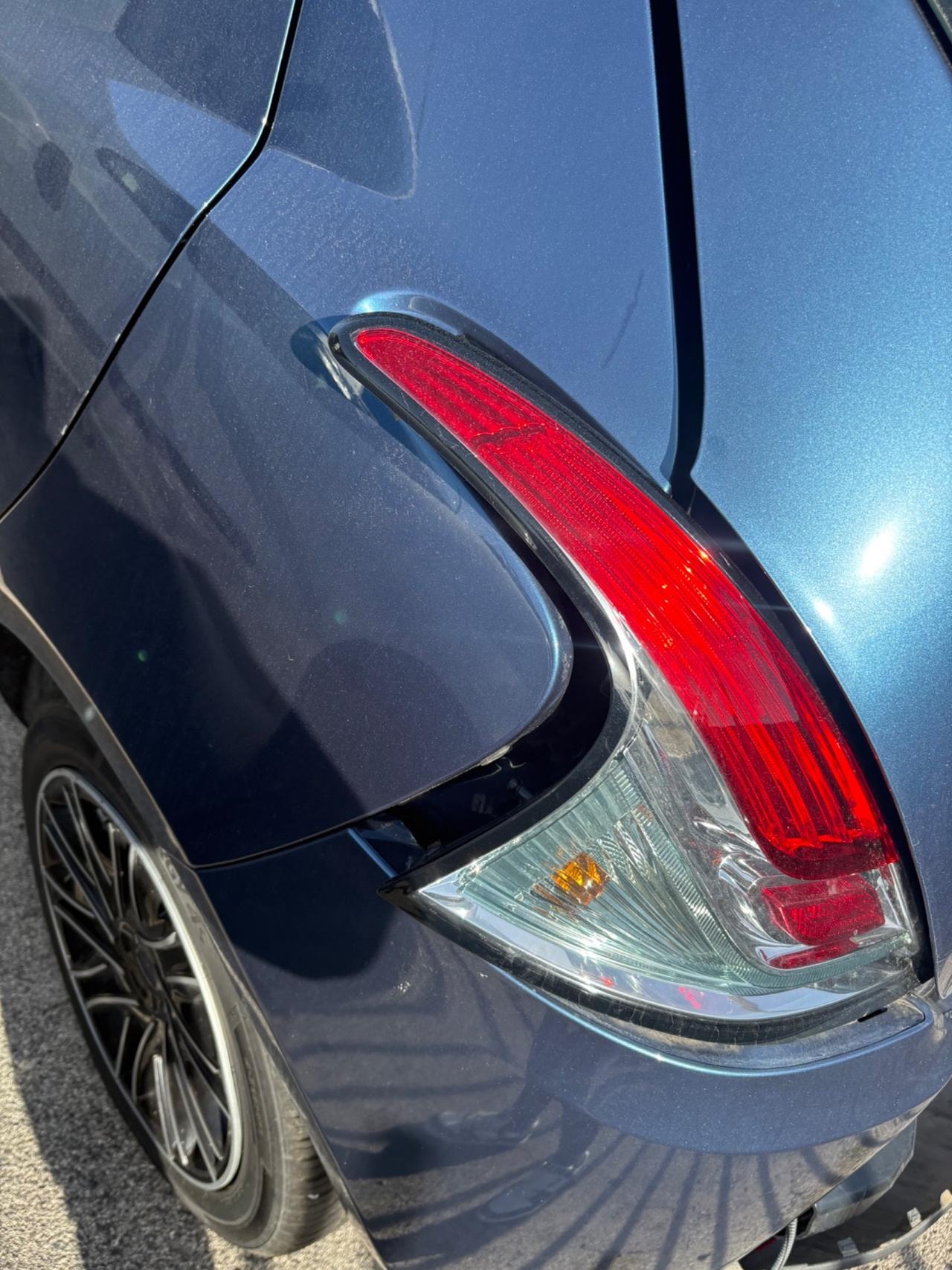 Lancia Ypsilon 1.0 Firefly Hybrid Gold 70CV