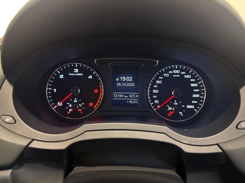 Audi Q3 2.0 TDI Business S tronic