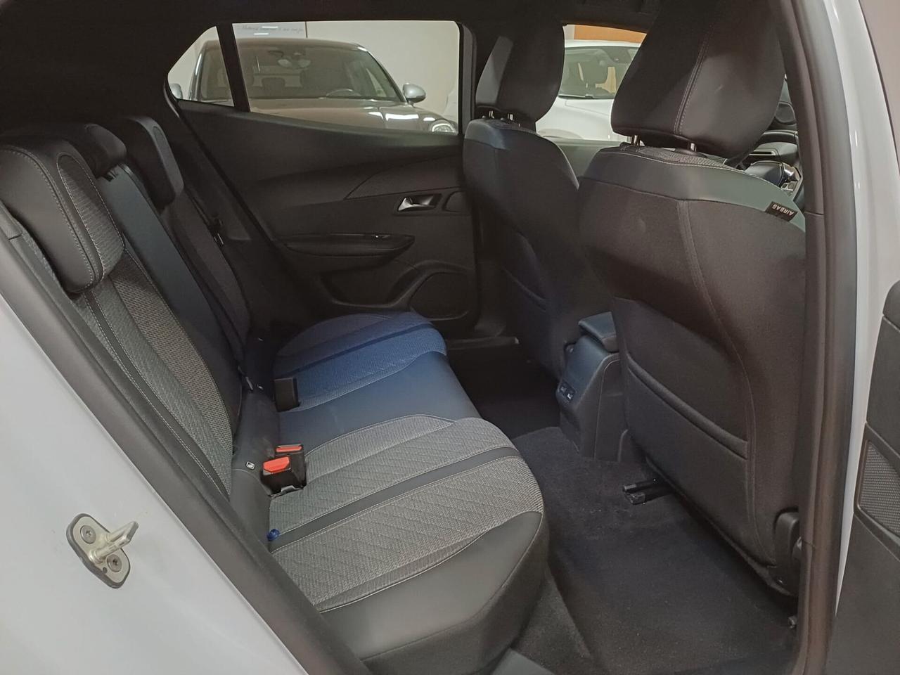 Peugeot 2008 BlueHDi 130 S&S EAT8 Allure