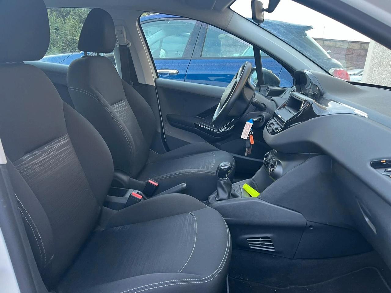 Peugeot 208 1.0 VTi 68 CV 5 porte KM 44000 2013