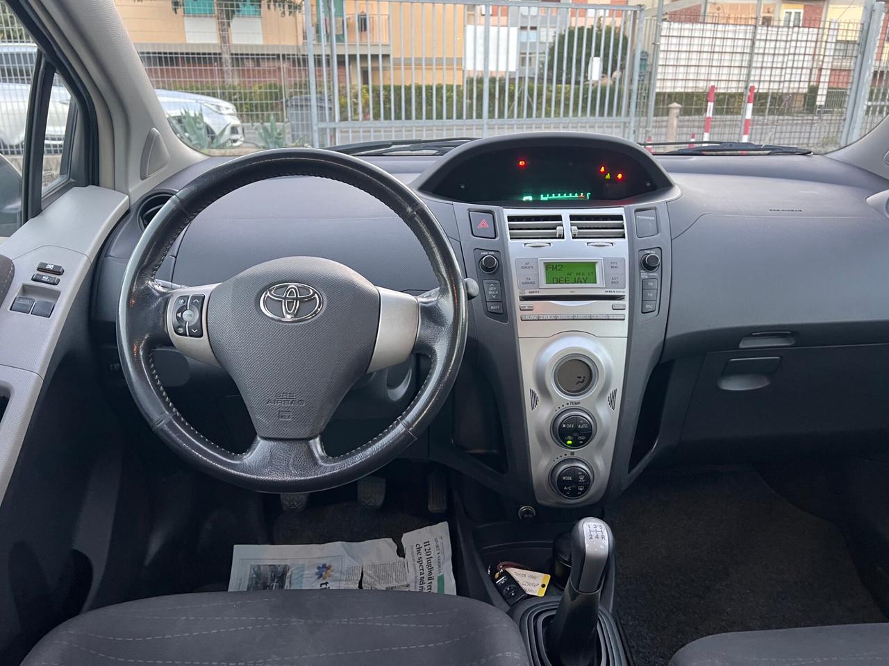 Toyota Yaris 1.0 5 porte