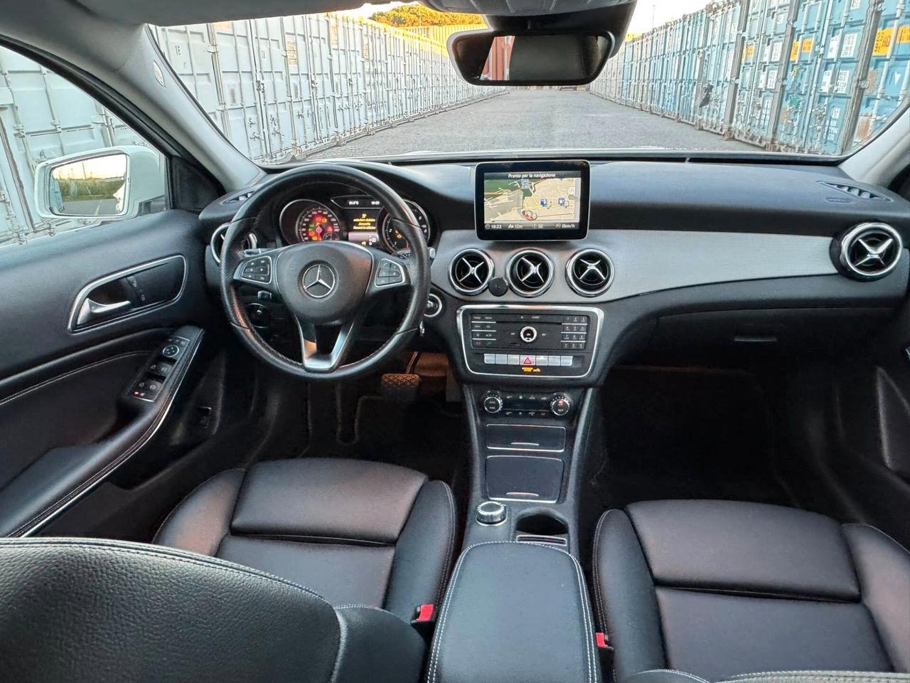 Mercedes-benz GLA 200 180 d Automatic Premium