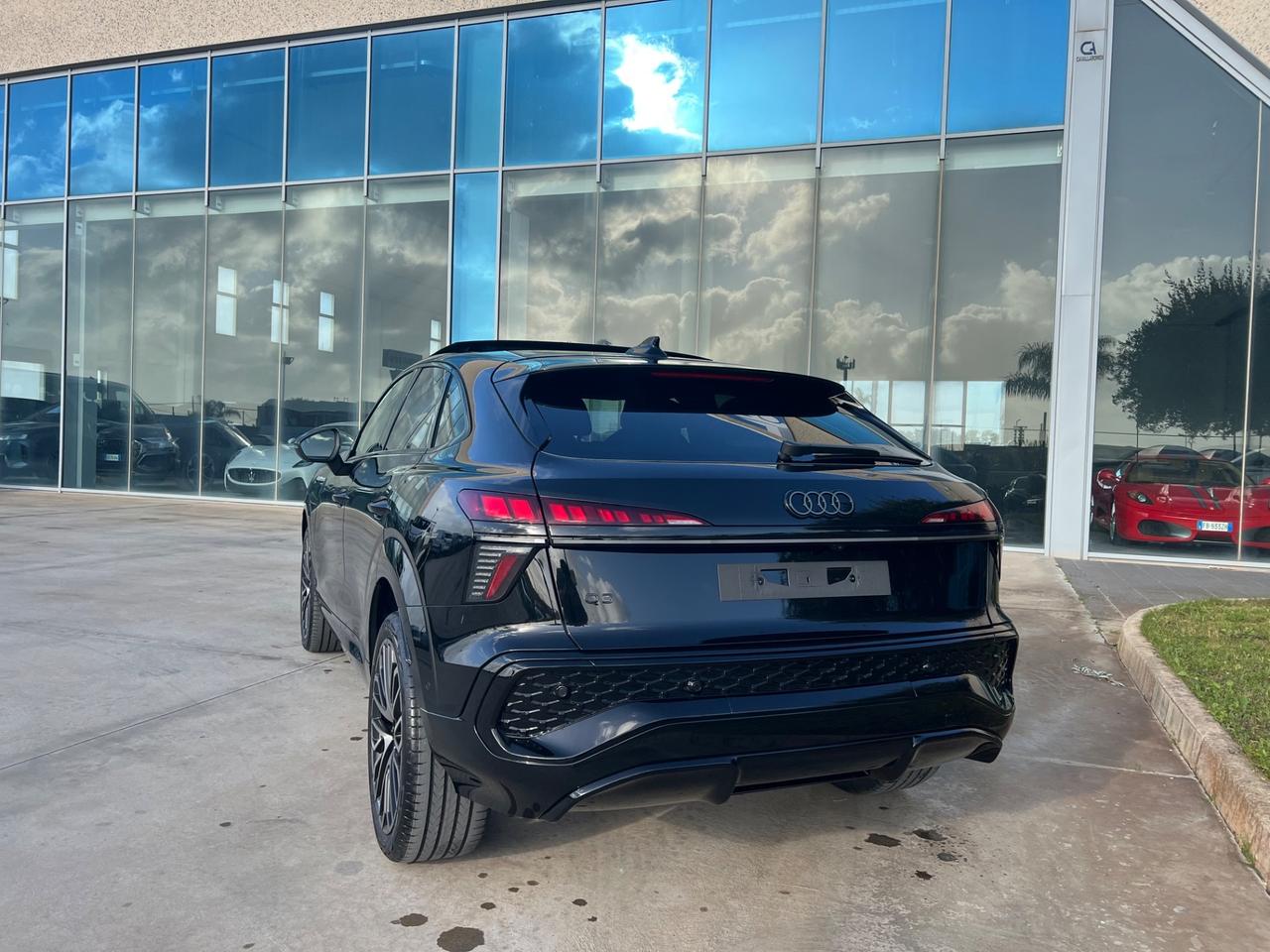 Audi Q3 Spb 2.0 S line Possibilità noleggio no scoring