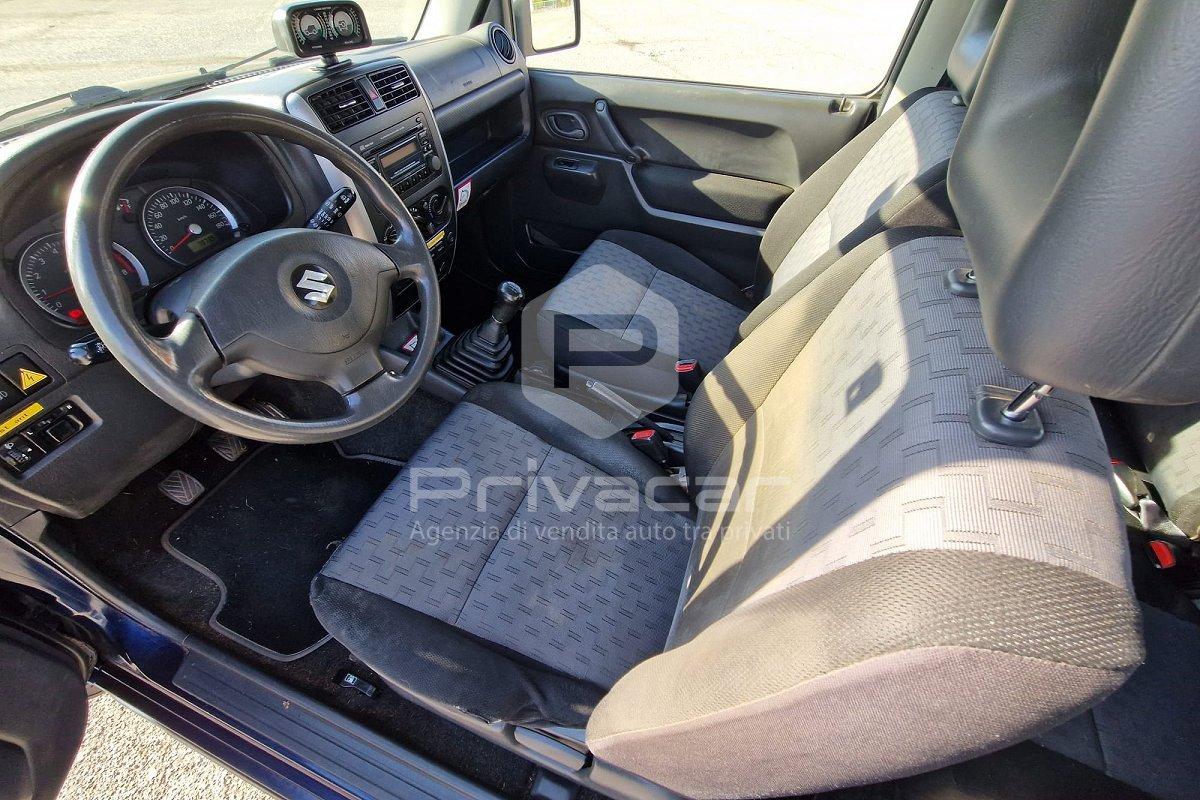 SUZUKI Jimny 1.3i 16V cat 4WD JLX