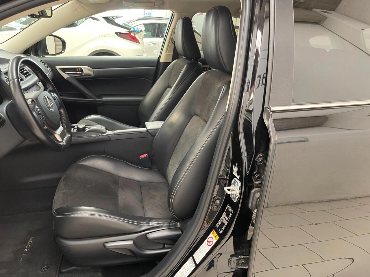 Lexus CT 200h Sport Black Street 1.8 hybrid-Ok Neop-LEGGI SOTTO