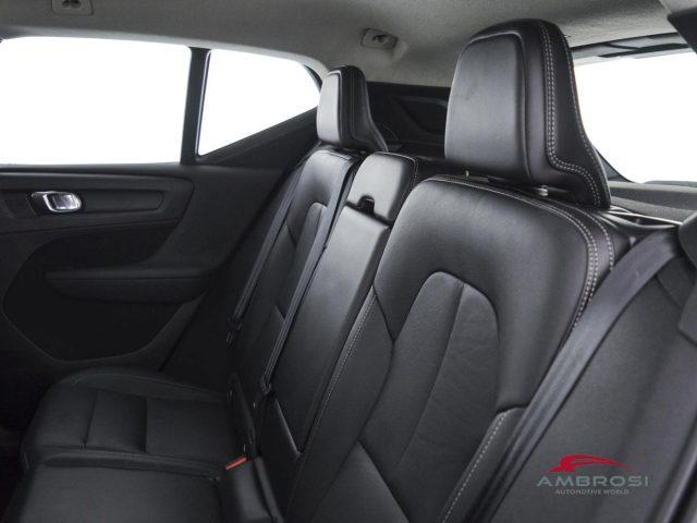 VOLVO XC40 D4 AWD Geartronic Momentum