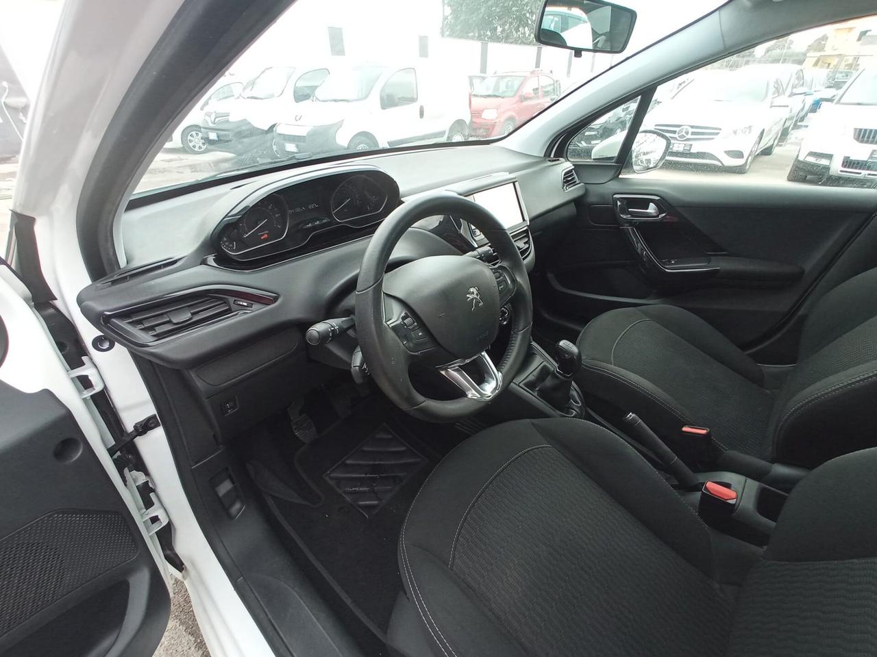 Peugeot 208 allure 2018