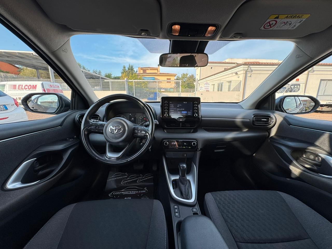 TOYOTA YARIS HYBRID - 30000 KM