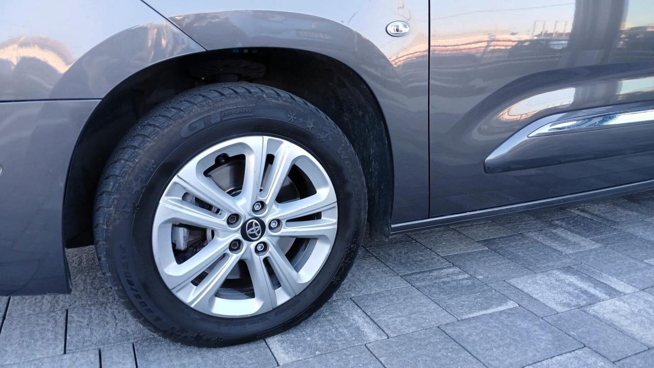 Toyota Proace LOUNGE * 7 POSTI