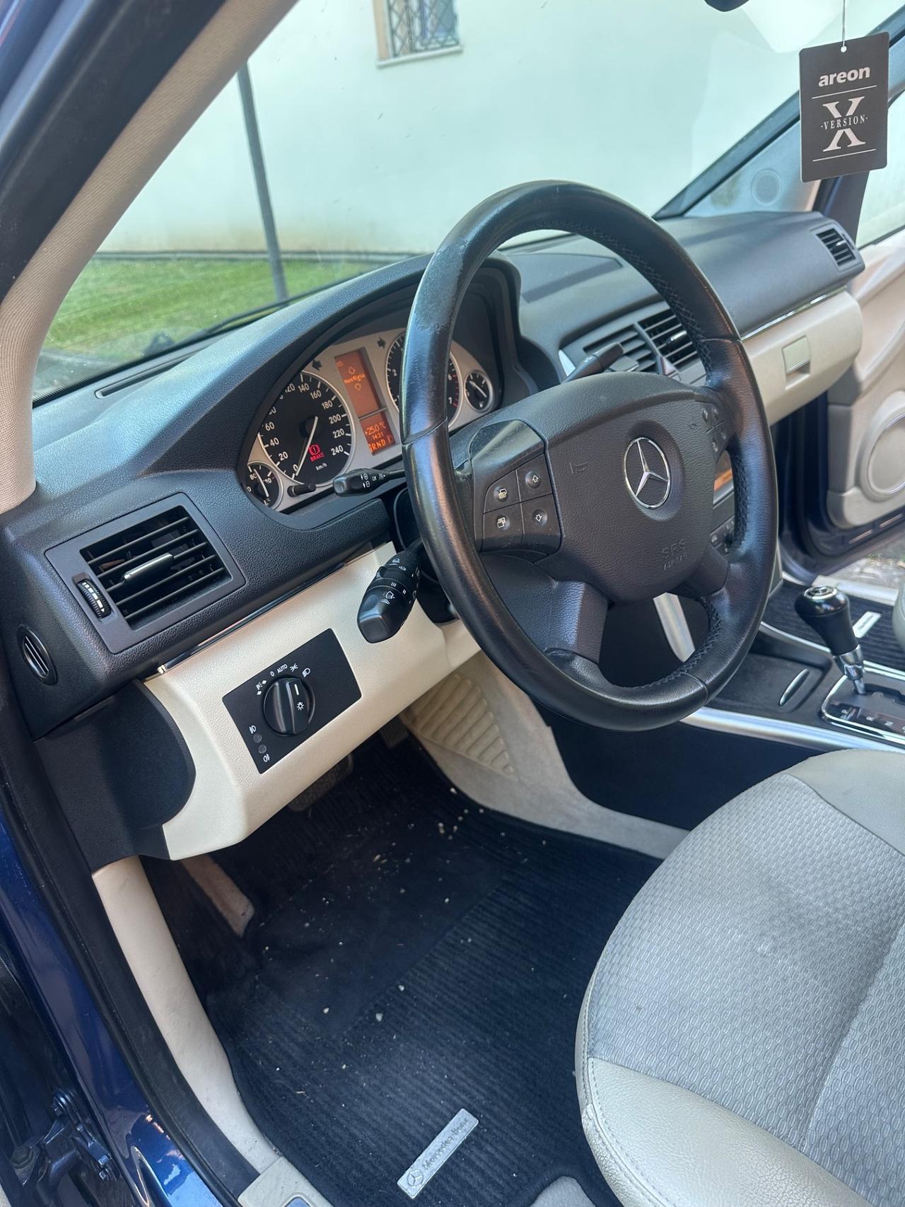 Mercedes-benz B 180 NGT BlueEFFICIENCY Premium