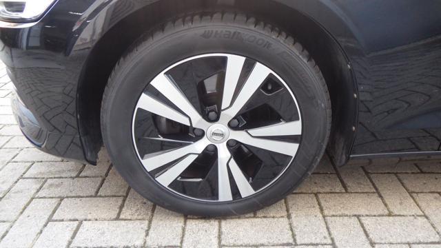 VOLVO V60 B4 (d) Geartronic Momentum Business