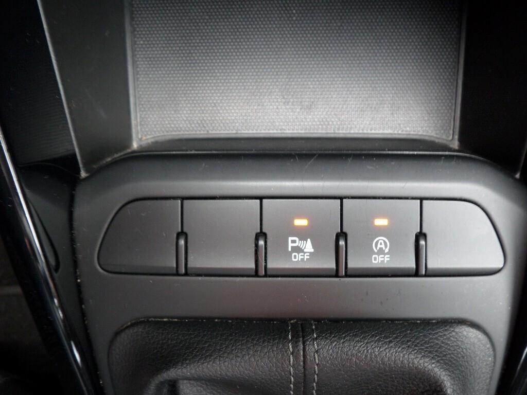 KIA STONIC 1.4 MPI ECOGPL STYLE - Navi-CarPlay-Park-Camera-Cerchi 17"