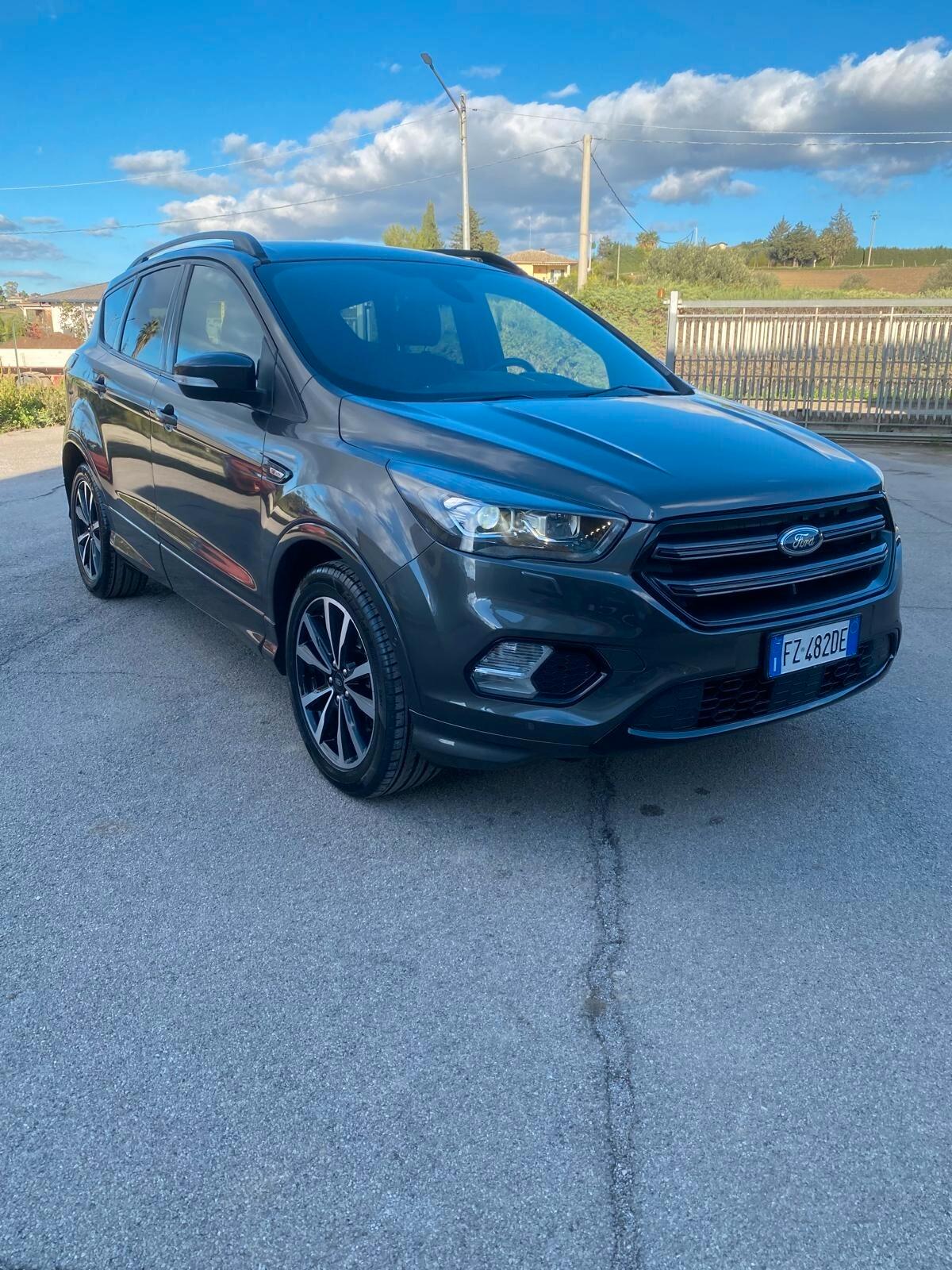 Ford Kuga FORD KUGA TDCI 120 CV S&S 2WD ST-Line