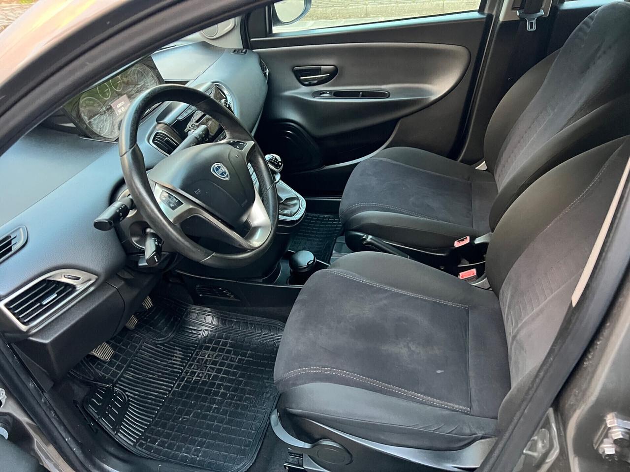 Lancia Ypsilon 1.2 benzina 69cv Gold 2014