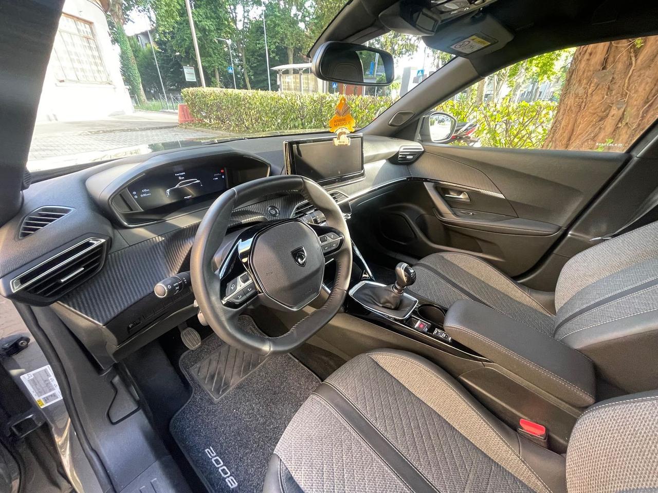 Peugeot 2008 Allure 1.2 PureTech 100 #5940