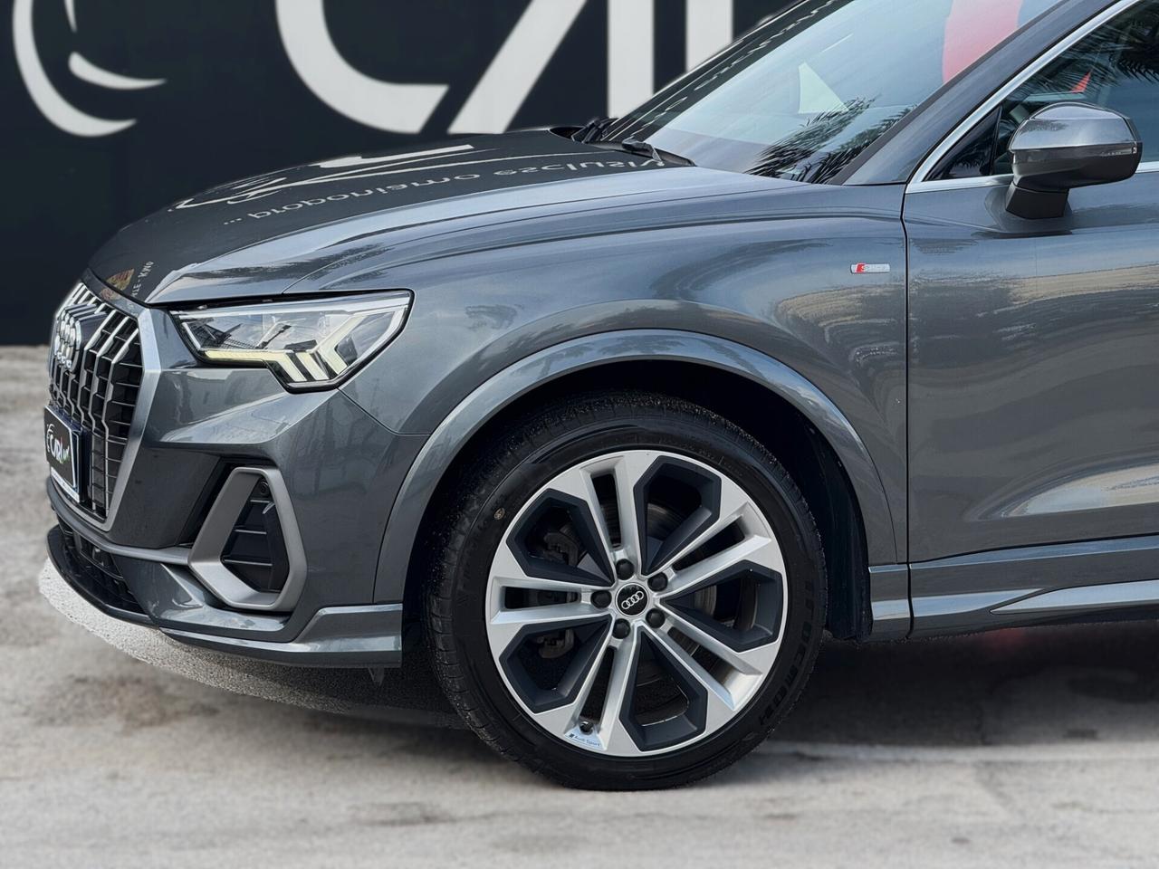 Audi Q3 40 TDI S line S tronic 200CV Quattro CAM