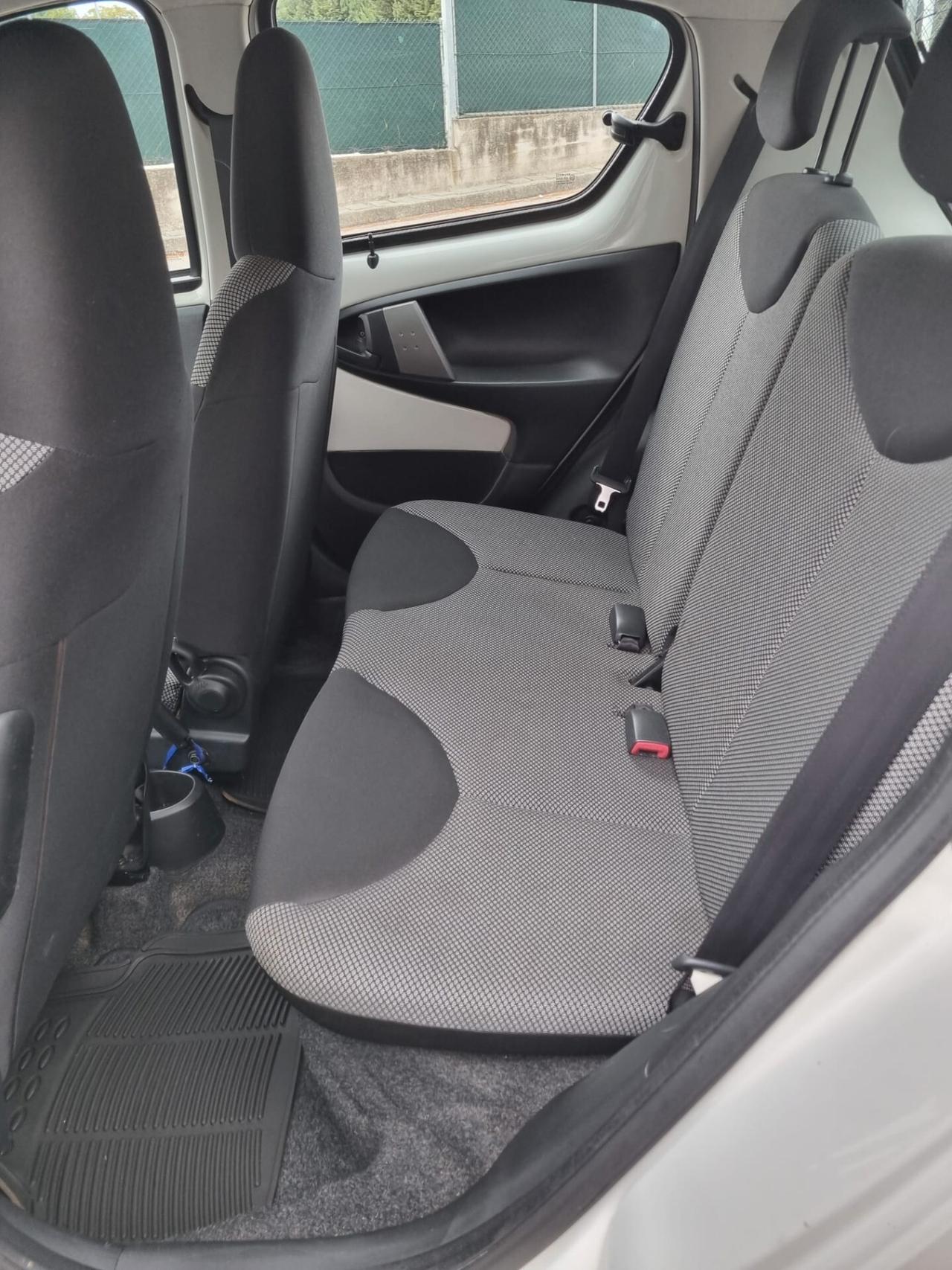 Toyota Aygo 1.0 12V VVT-i 5 porte Lounge Connect MMT