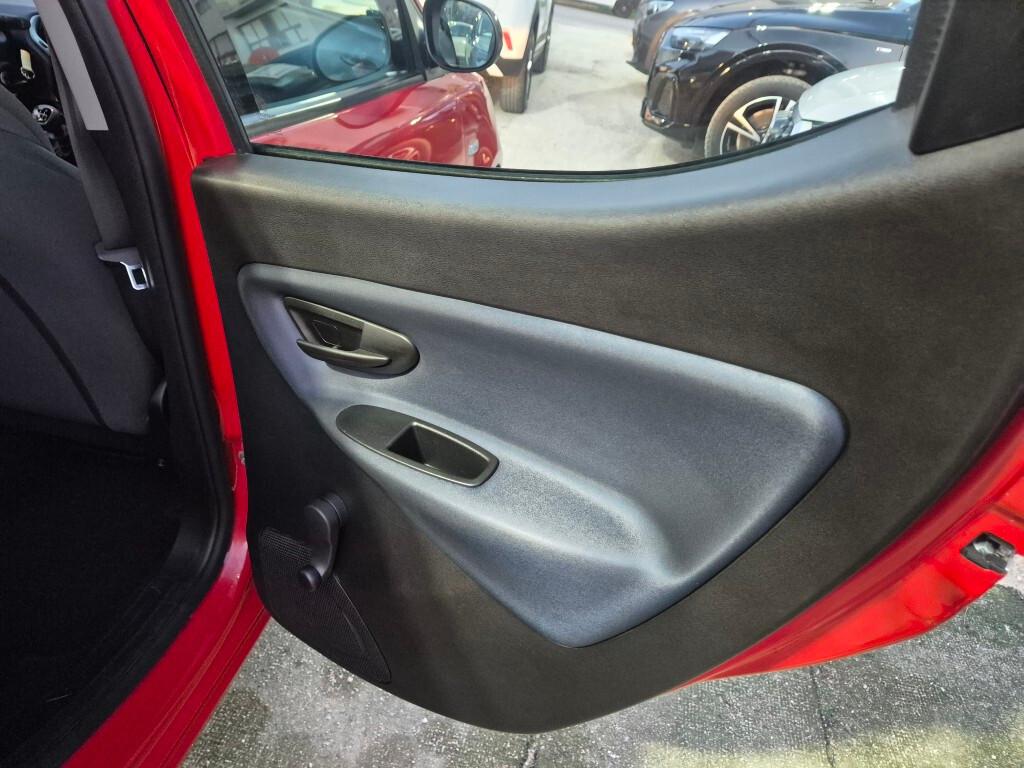 Lancia Ypsilon 1.0 5 porte Hybrid 2023