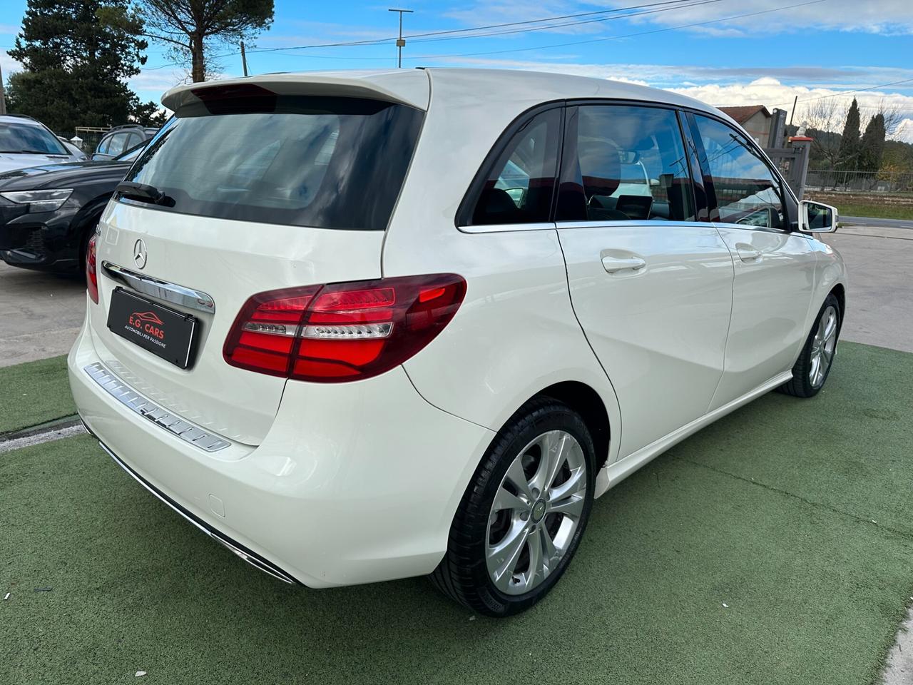 Mercedes-Benz B 180 SPORT*AUT*NAVI*KAMERA*KEY*BLUETOOTH*F1*MULTILED*